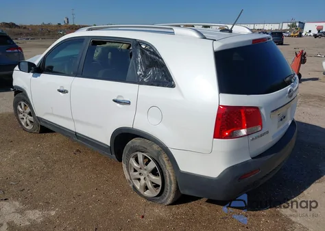 2011 Kia Sorento Lx z USA, uszkodzony, nr VIN 5XYKT3A1XBG157797